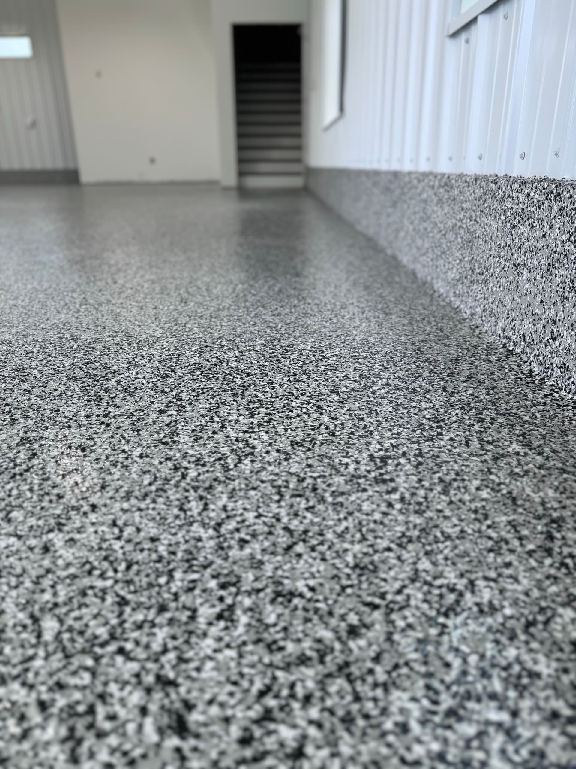 Decorative flake coating